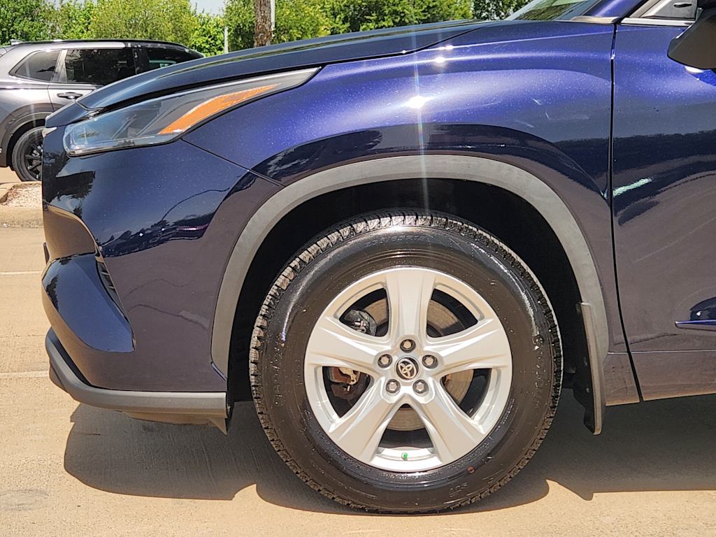 Thumbnail: 2023 Toyota Highlander - 8