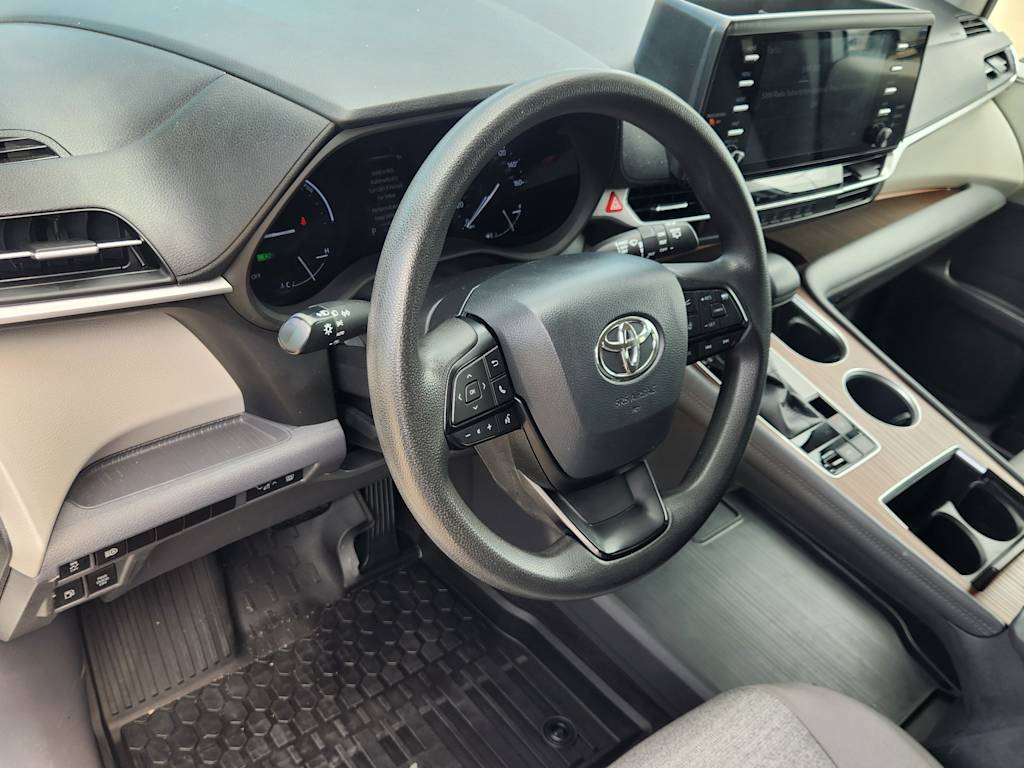 Thumbnail: 2022 Toyota Sienna - 2