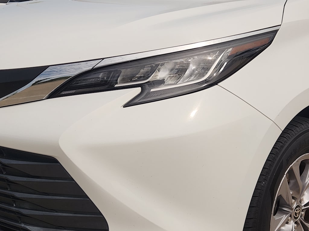 Thumbnail: 2022 Toyota Sienna - 24