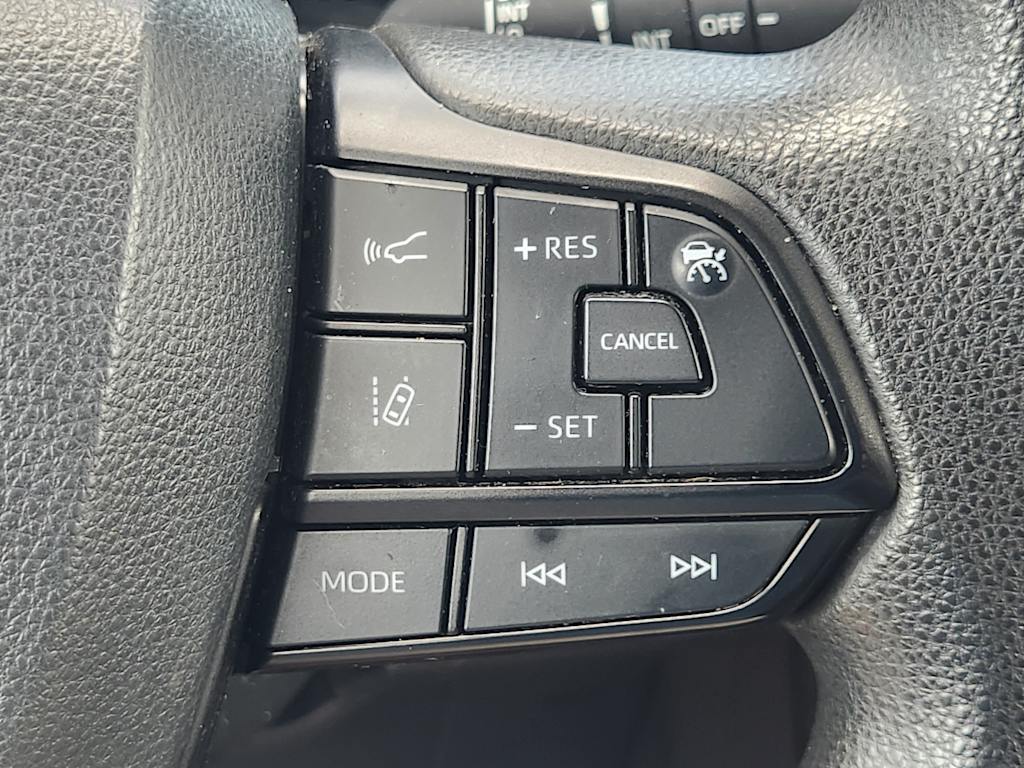 Thumbnail: 2022 Toyota Sienna - 31
