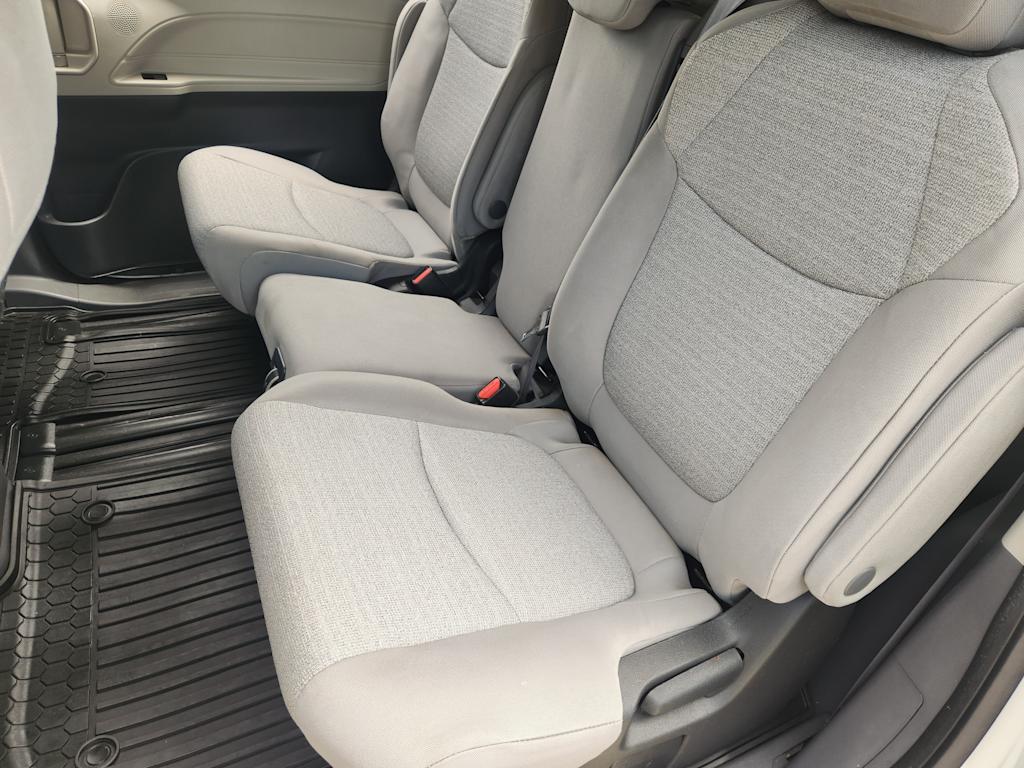 Thumbnail: 2022 Toyota Sienna - 21