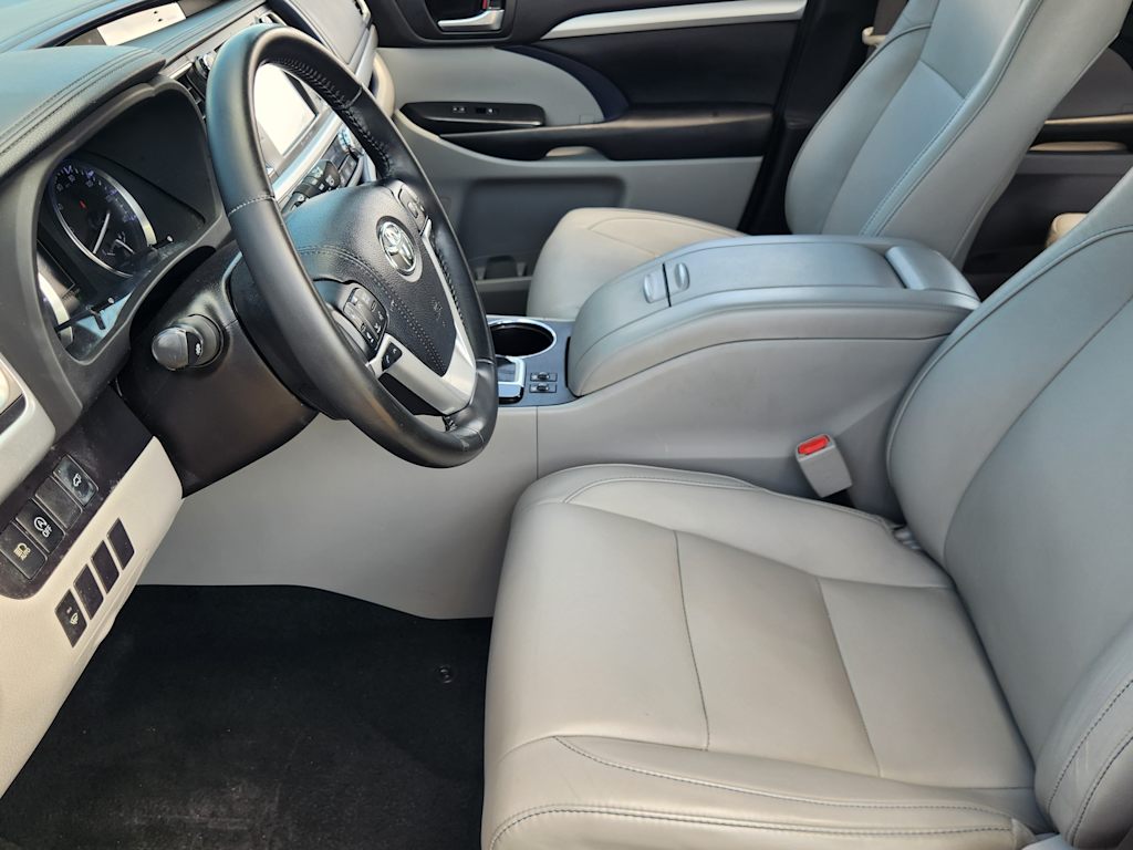 Thumbnail: 2018 Toyota Highlander - 11