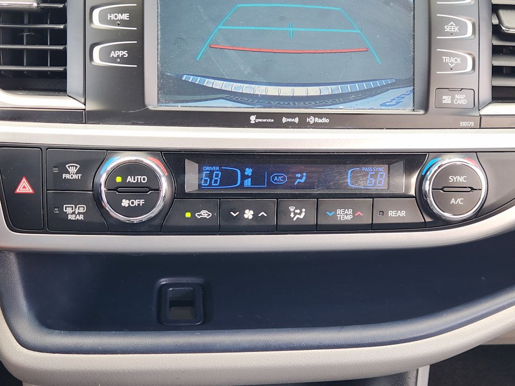 Thumbnail: 2018 Toyota Highlander - 26