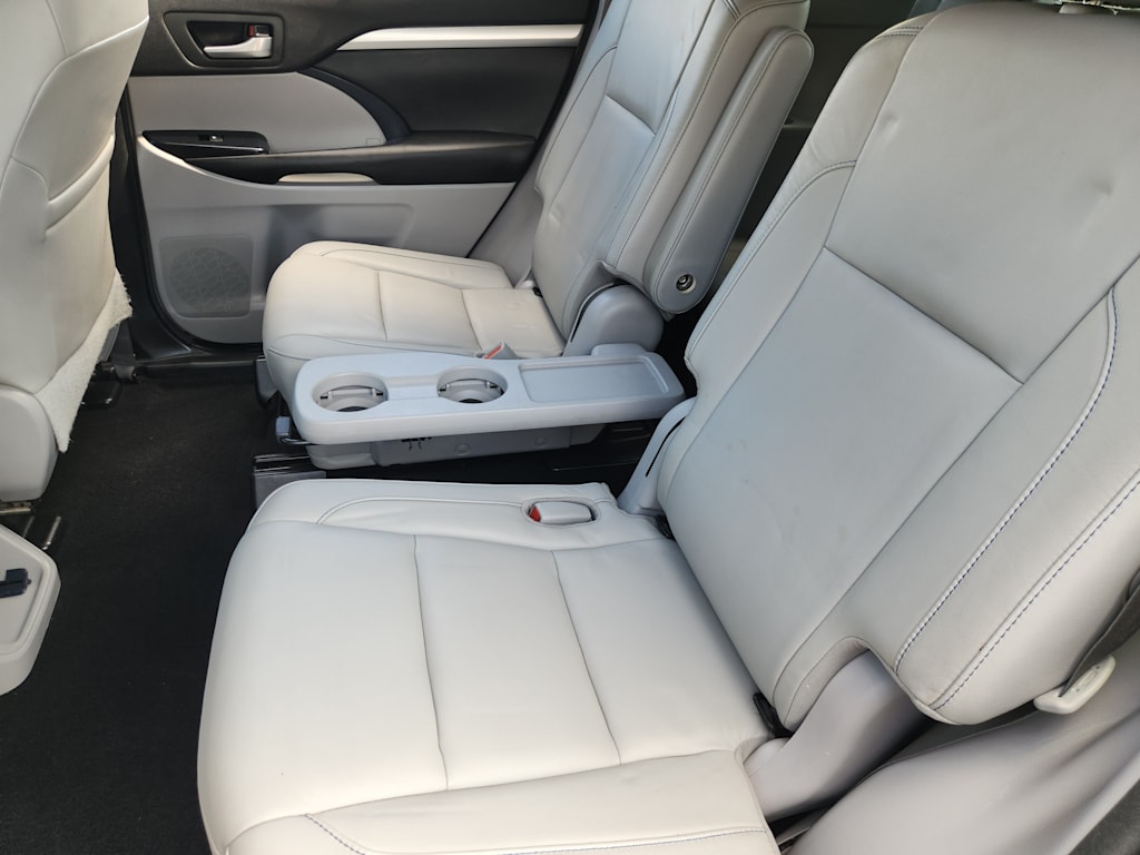 Thumbnail: 2018 Toyota Highlander - 12