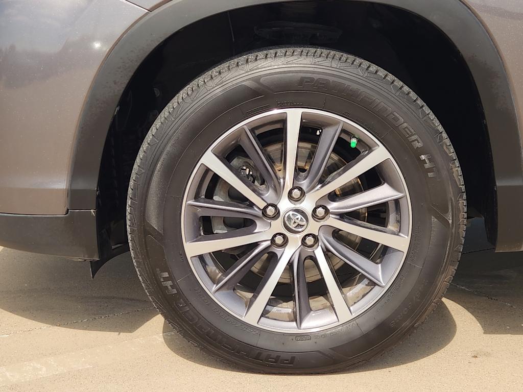 Thumbnail: 2018 Toyota Highlander - 22