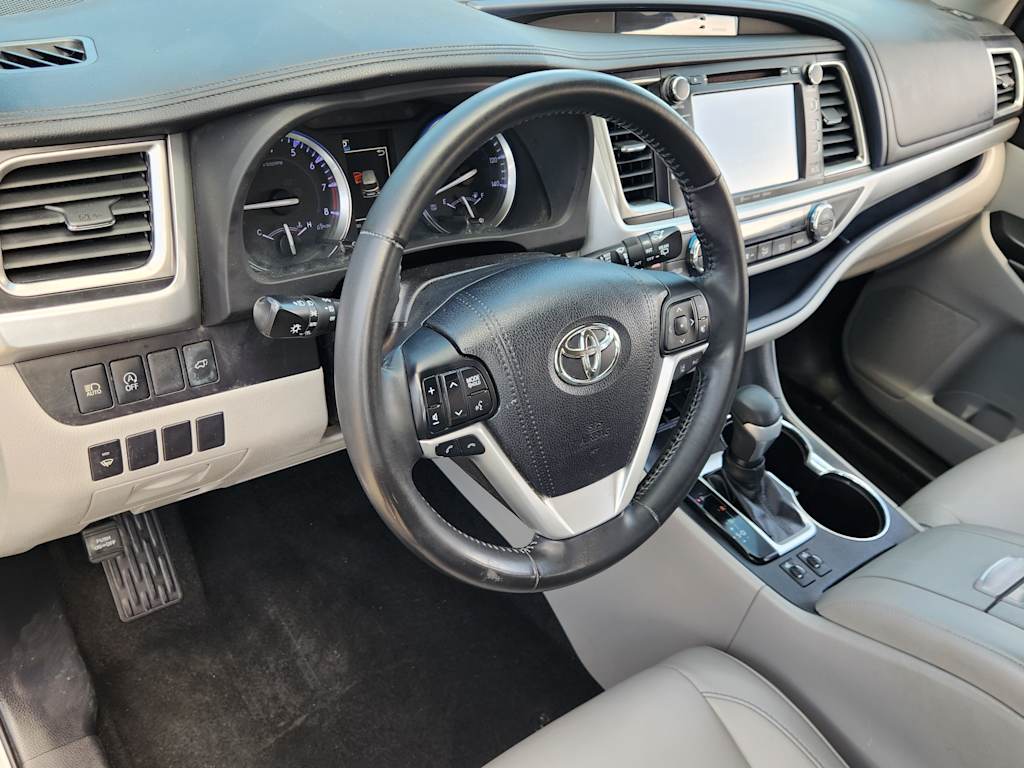 Thumbnail: 2018 Toyota Highlander - 2