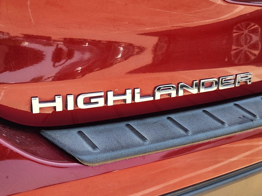 Thumbnail: 2022 Toyota Highlander - 5