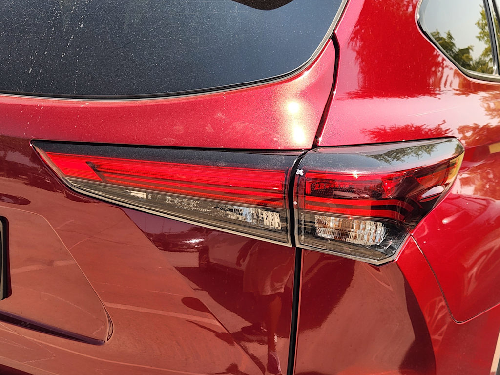 Thumbnail: 2022 Toyota Highlander - 12