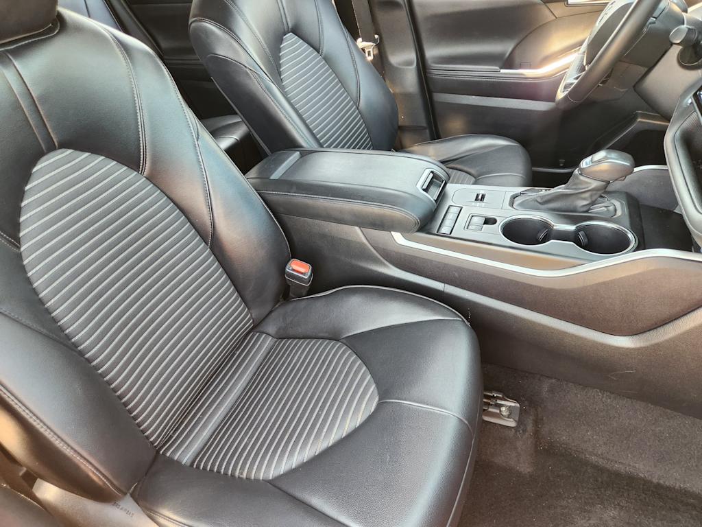 Thumbnail: 2022 Toyota Highlander - 12