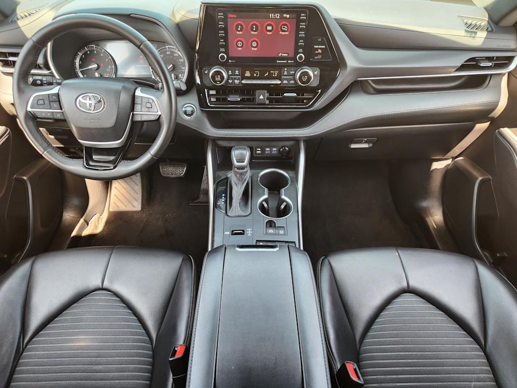 Thumbnail: 2022 Toyota Highlander - 10
