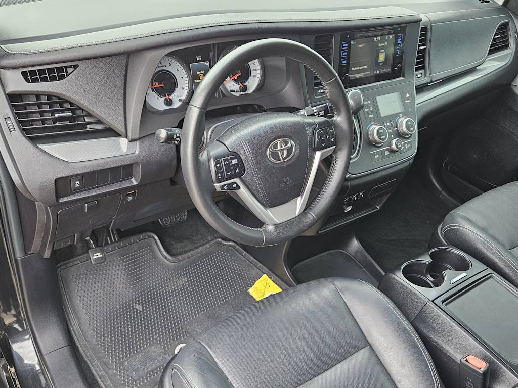 2015 Toyota Sienna SE Premium 2