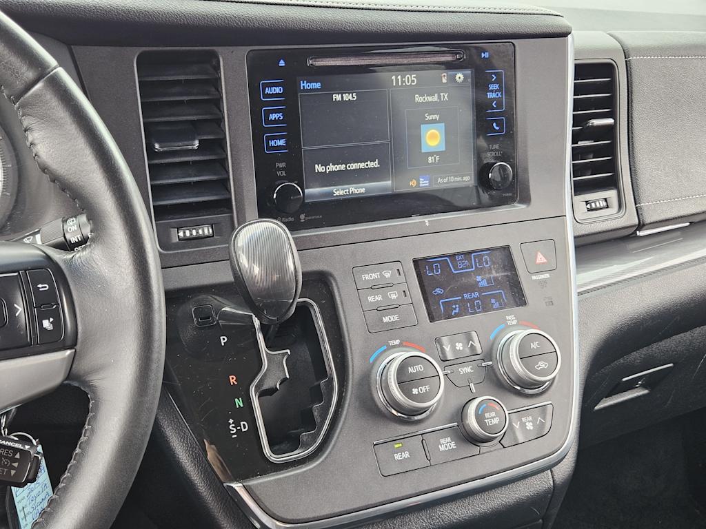 2015 Toyota Sienna SE Premium 15