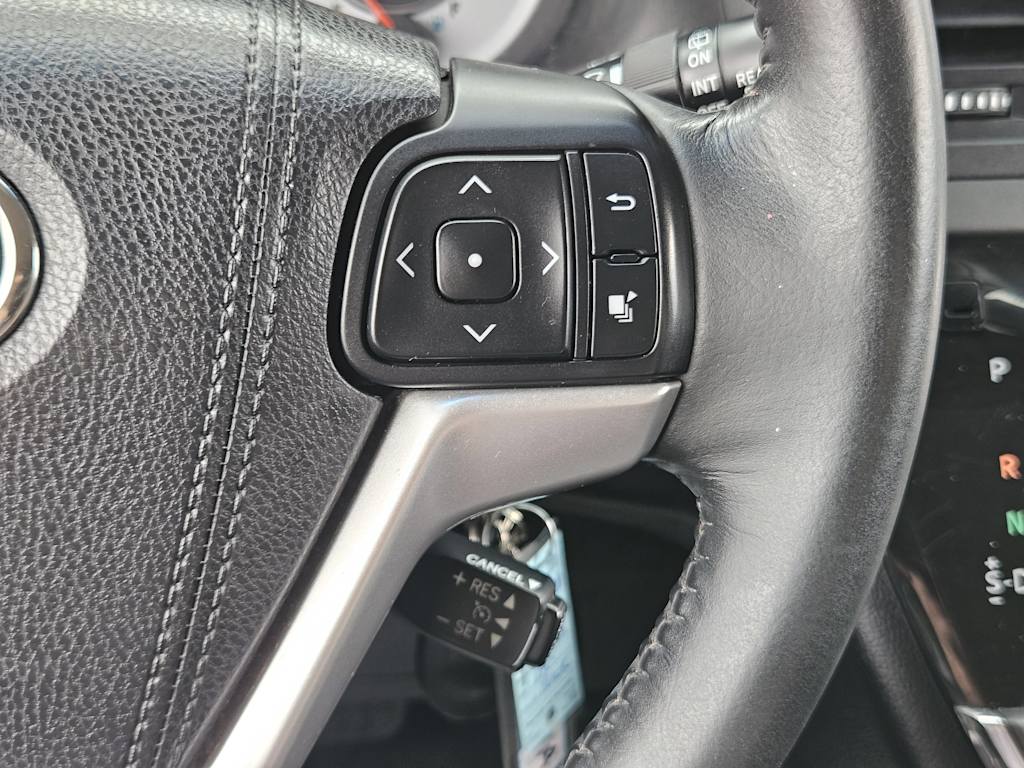 2015 Toyota Sienna SE Premium 32