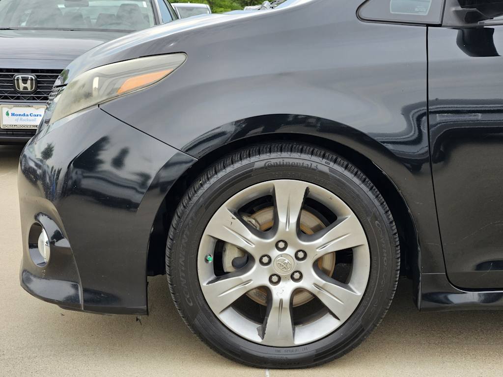 2015 Toyota Sienna SE Premium 8