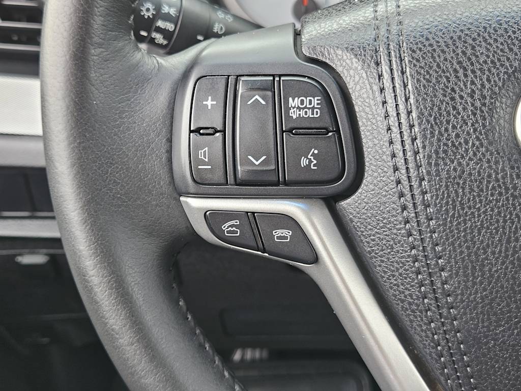 2015 Toyota Sienna SE Premium 31