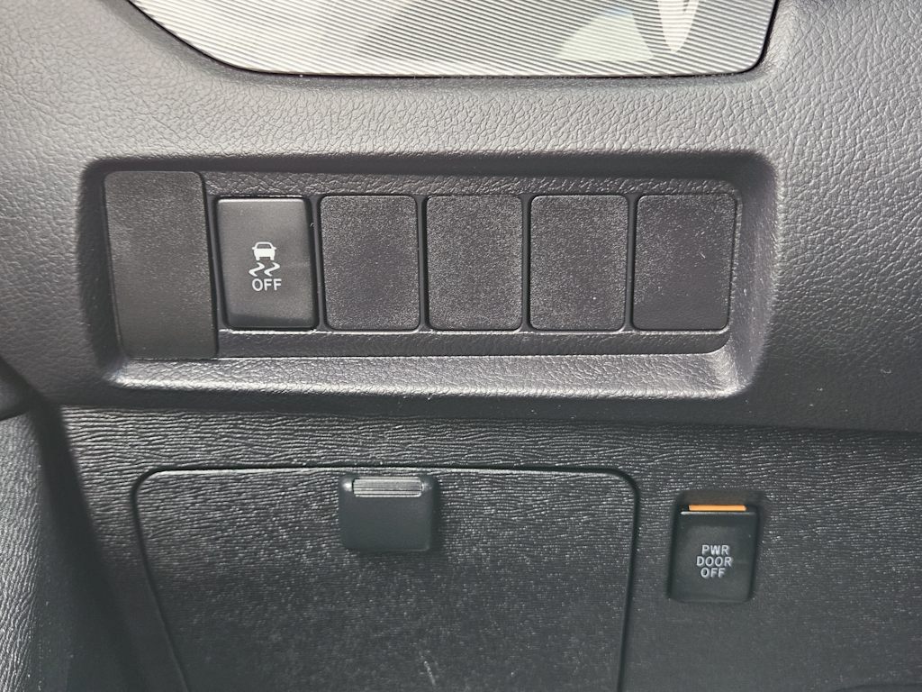 2015 Toyota Sienna SE Premium 28