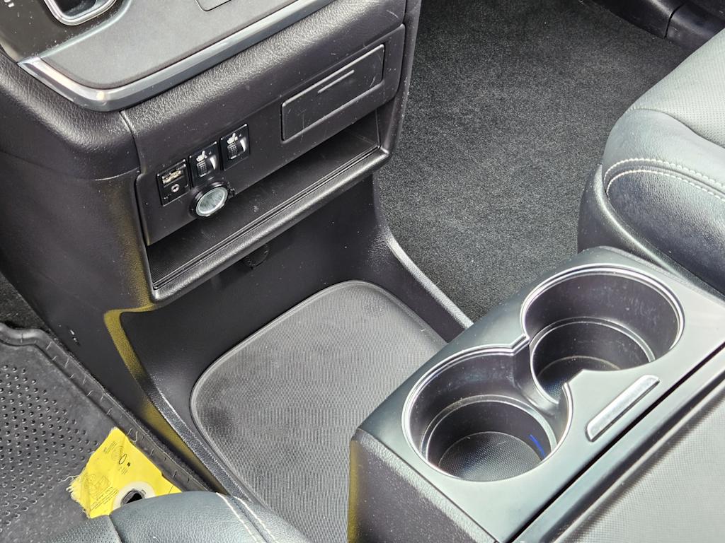 2015 Toyota Sienna SE Premium 16