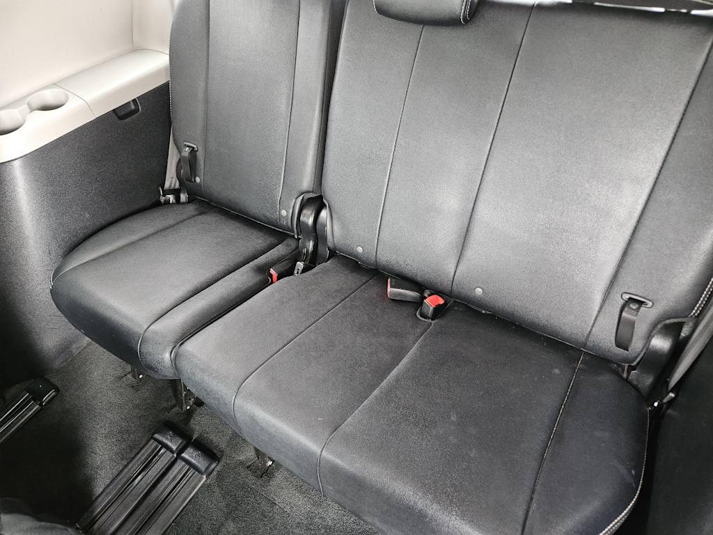 2015 Toyota Sienna SE Premium 12