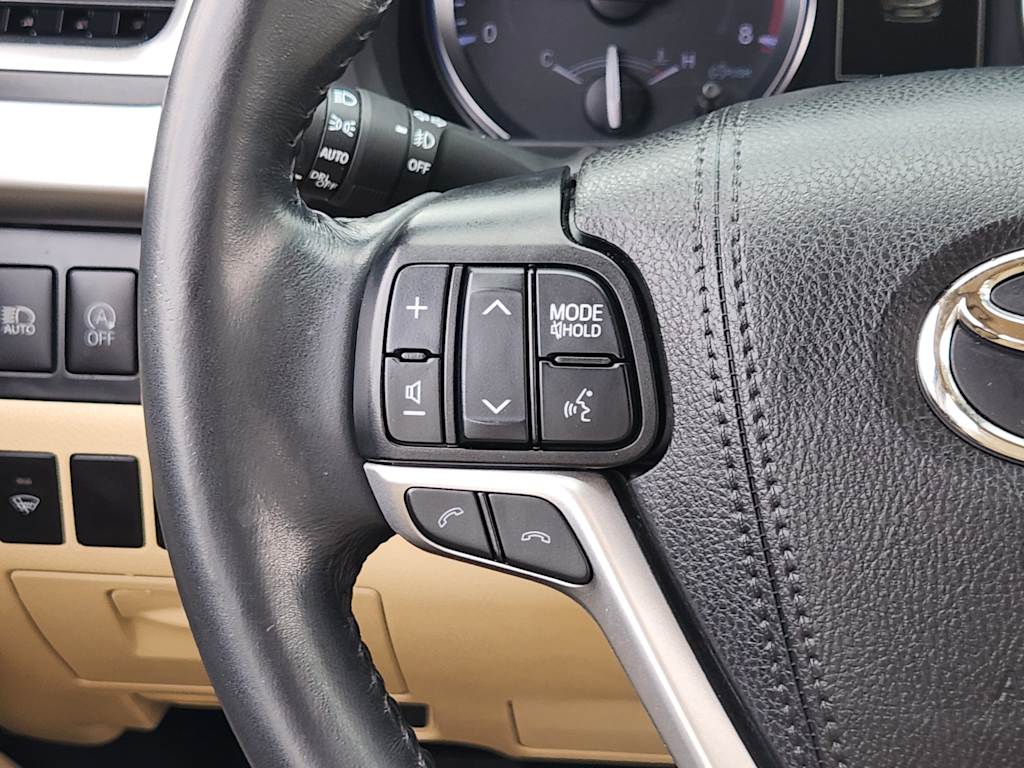 Thumbnail: 2019 Toyota Highlander - 33