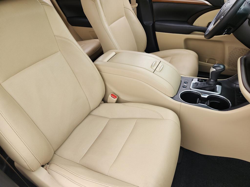 Thumbnail: 2019 Toyota Highlander - 22