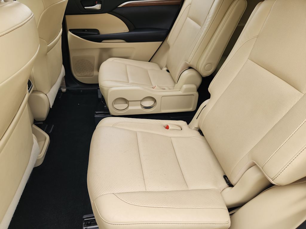 Thumbnail: 2019 Toyota Highlander - 12