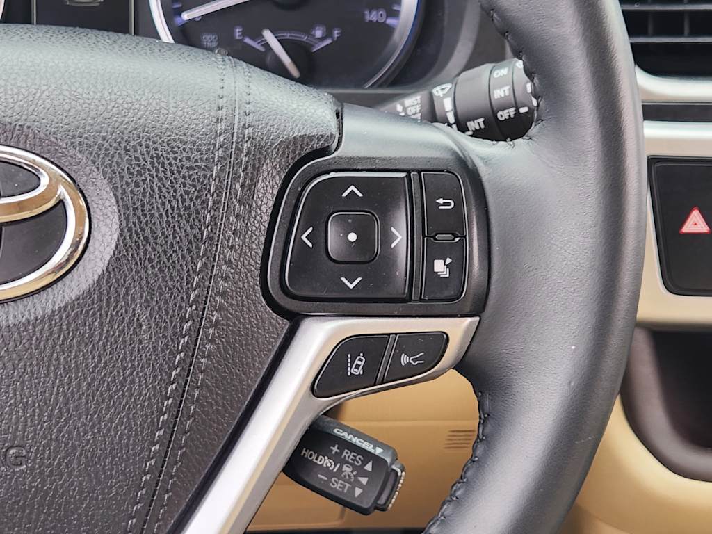 Thumbnail: 2019 Toyota Highlander - 34