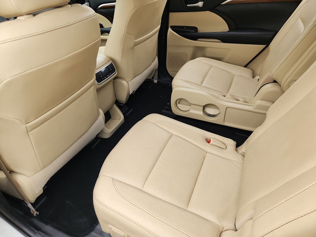 Thumbnail: 2019 Toyota Highlander - 13