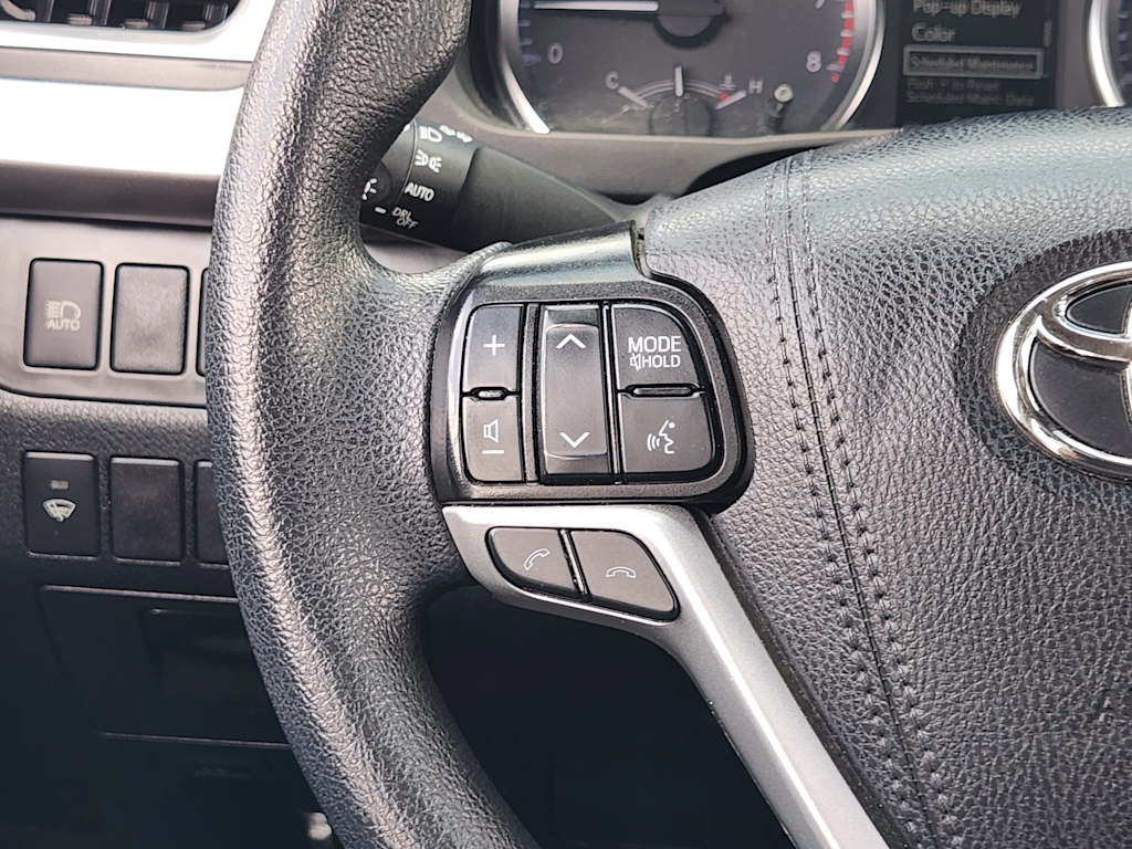 Thumbnail: 2019 Toyota Highlander - 32