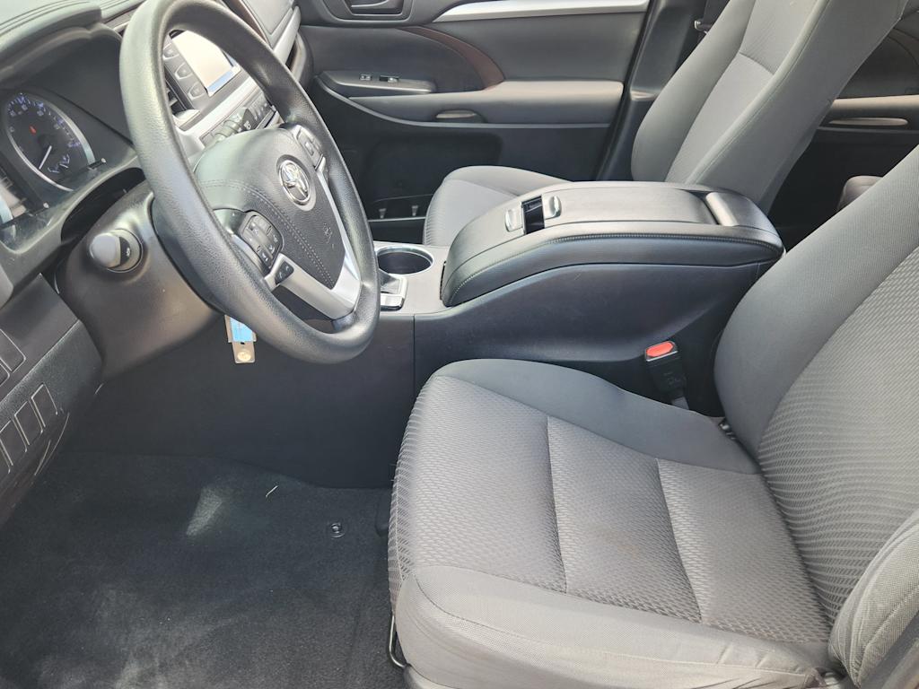 Thumbnail: 2019 Toyota Highlander - 11