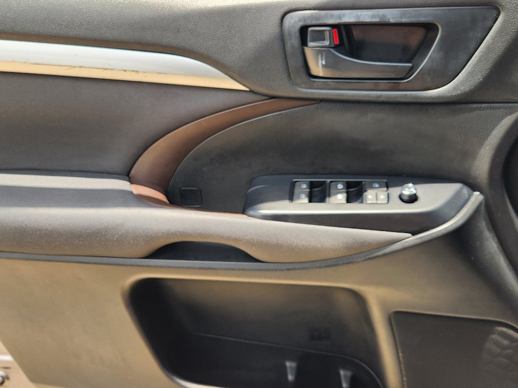 Thumbnail: 2019 Toyota Highlander - 30