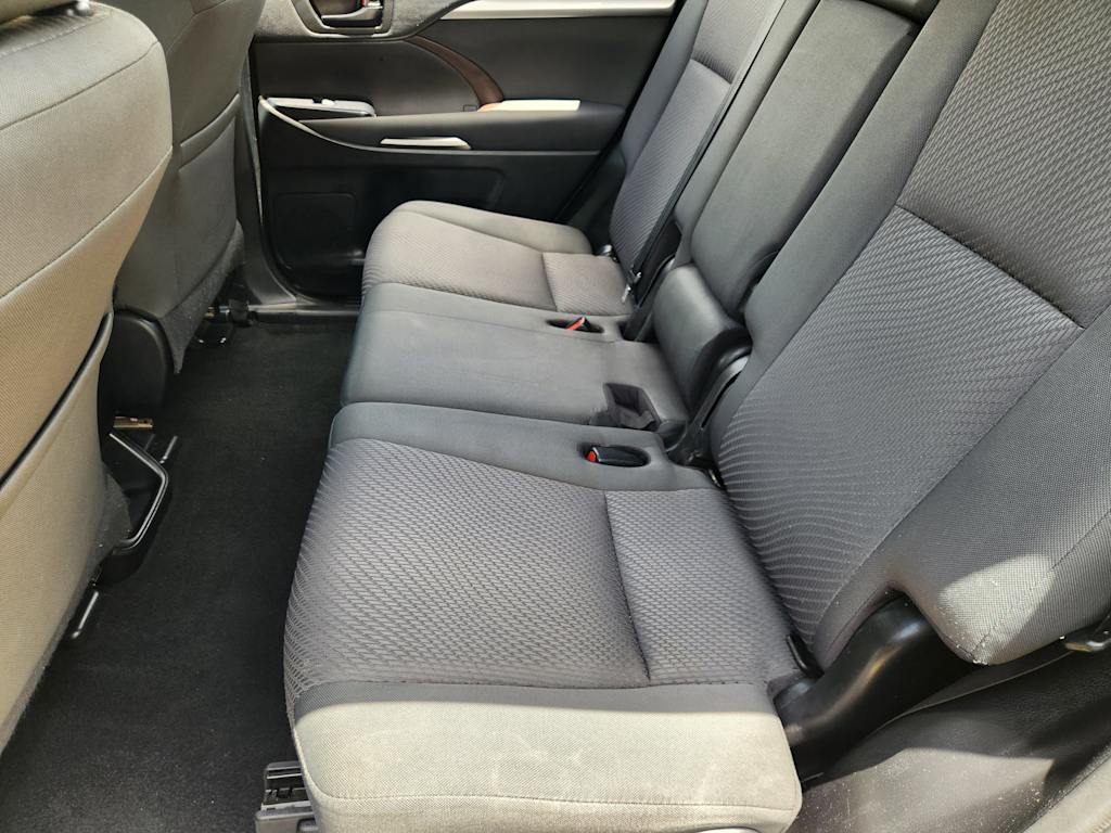 Thumbnail: 2019 Toyota Highlander - 21