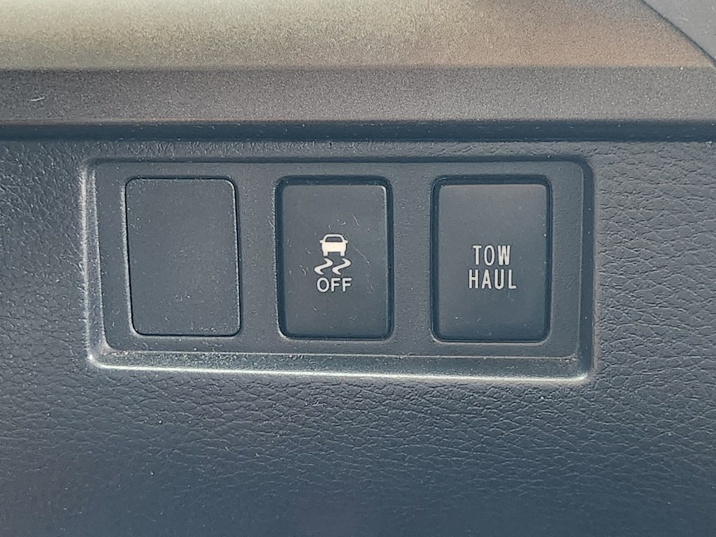 Thumbnail: 2015 Toyota Tundra - 28