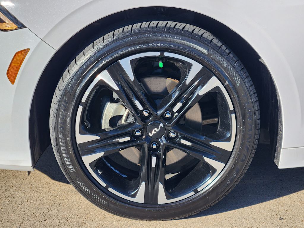 Thumbnail: 2023 Kia K5 - 22