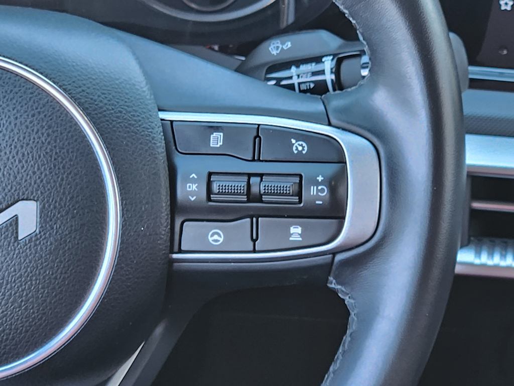 Thumbnail: 2023 Kia K5 - 33