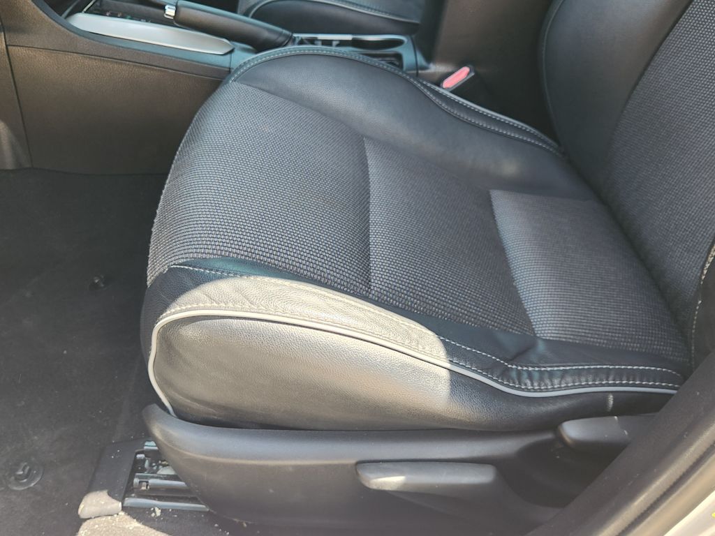 Thumbnail: 2014 Toyota Corolla - 30