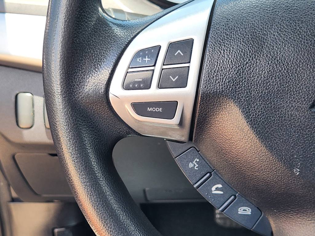 Thumbnail: 2011 Mitsubishi Lancer - 31