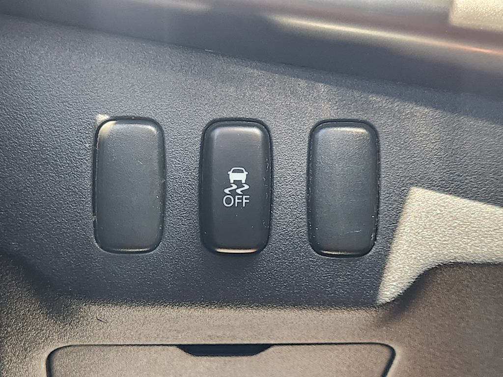 Thumbnail: 2011 Mitsubishi Lancer - 27