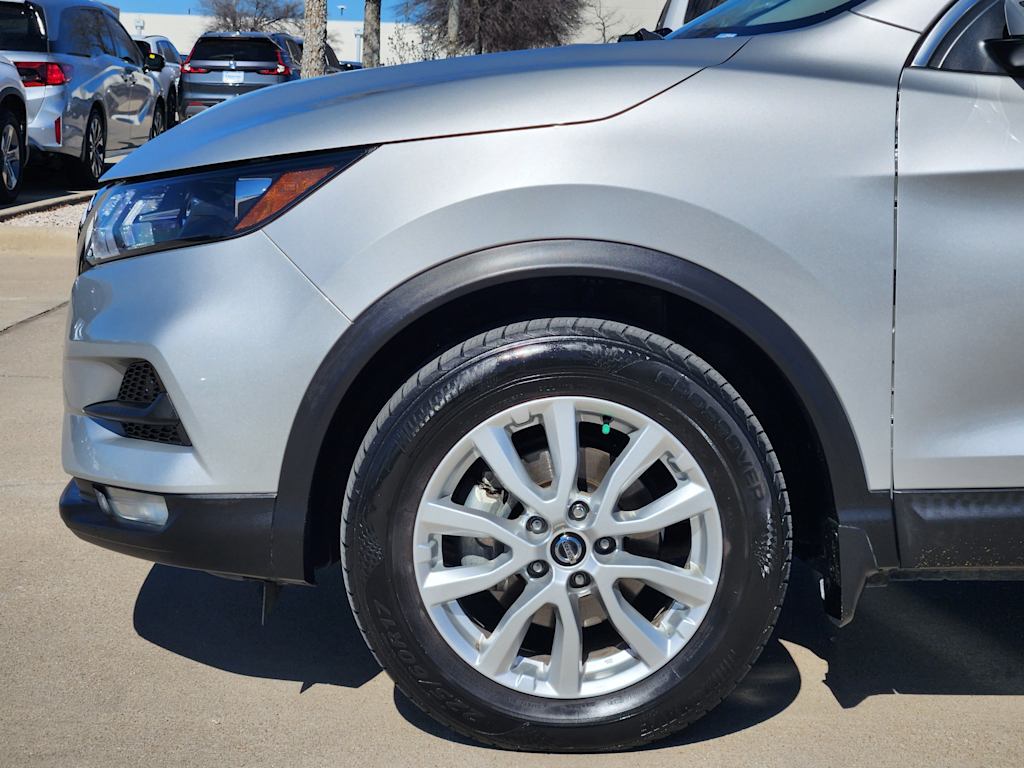 Thumbnail: 2022 Nissan Rogue Sport - 8