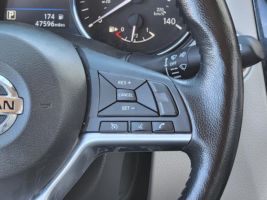 Thumbnail: 2022 Nissan Rogue Sport - 32