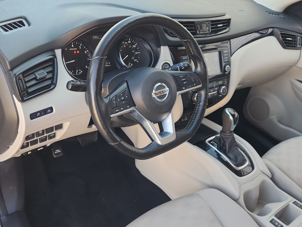 Thumbnail: 2022 Nissan Rogue Sport - 2