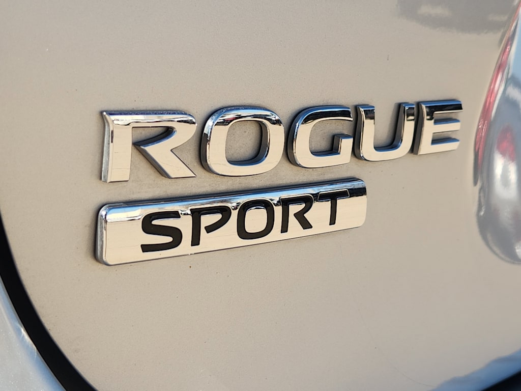 Thumbnail: 2022 Nissan Rogue Sport - 7