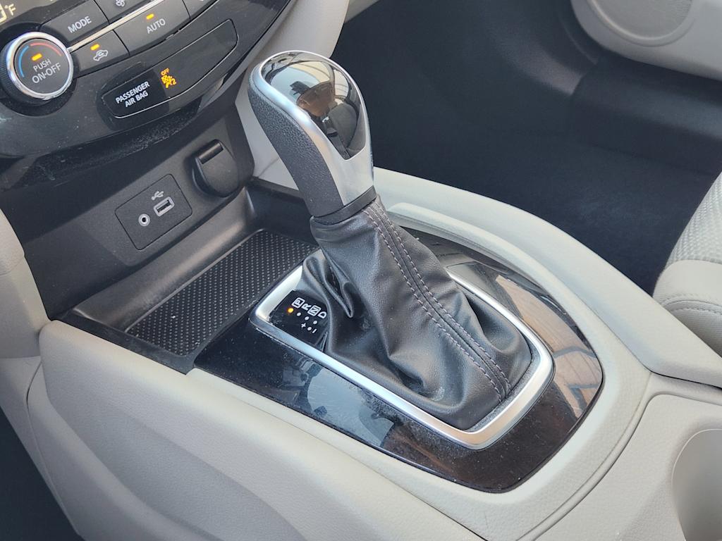 Thumbnail: 2022 Nissan Rogue Sport - 16