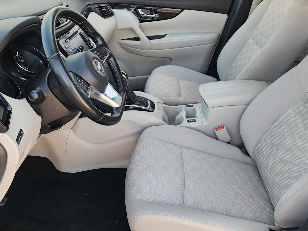 Thumbnail: 2022 Nissan Rogue Sport - 11