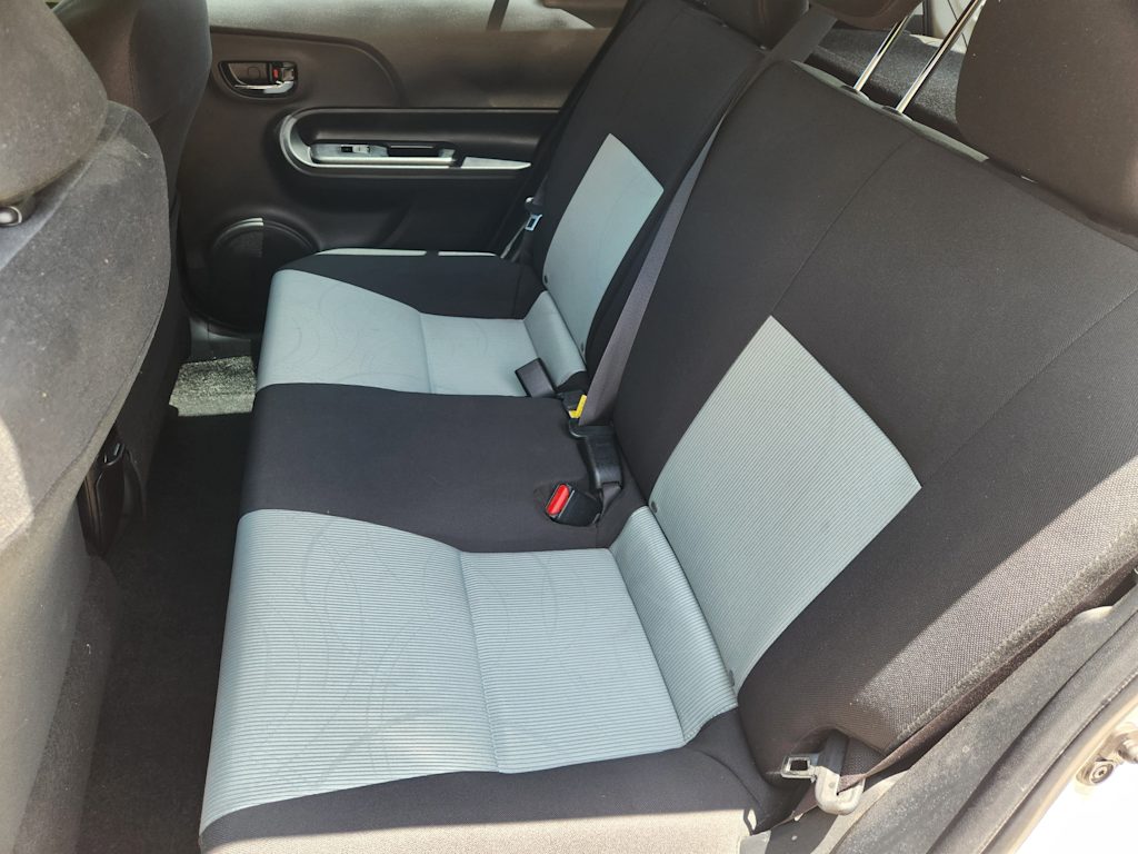 Thumbnail: 2016 Toyota Prius c - 21