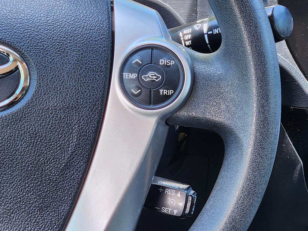 Thumbnail: 2016 Toyota Prius c - 32