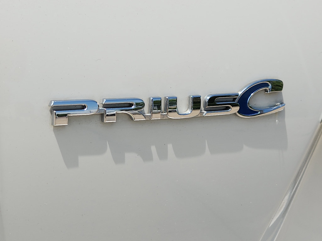 Thumbnail: 2016 Toyota Prius c - 7