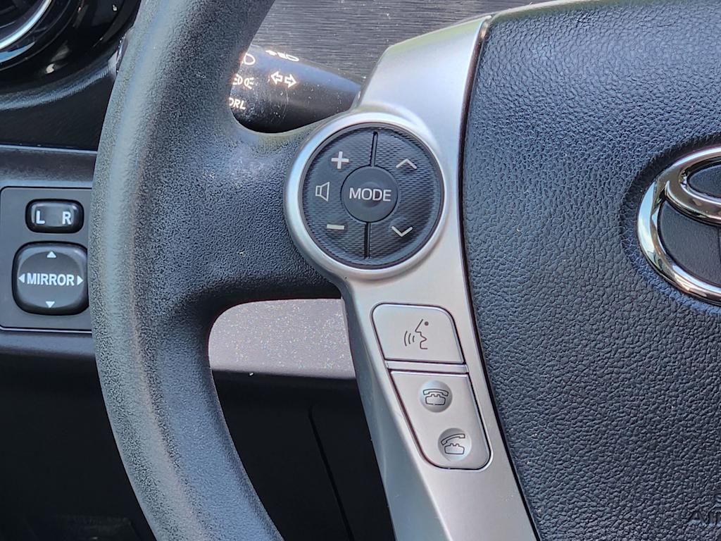 Thumbnail: 2016 Toyota Prius c - 31