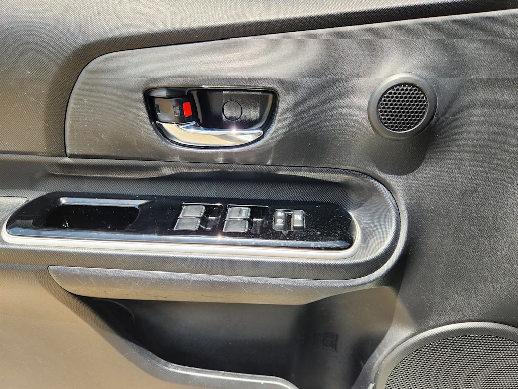 Thumbnail: 2016 Toyota Prius c - 29