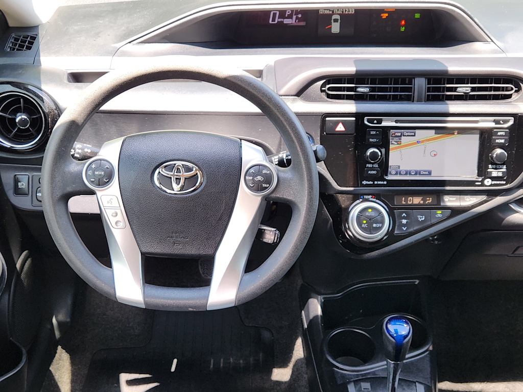 Thumbnail: 2016 Toyota Prius c - 14