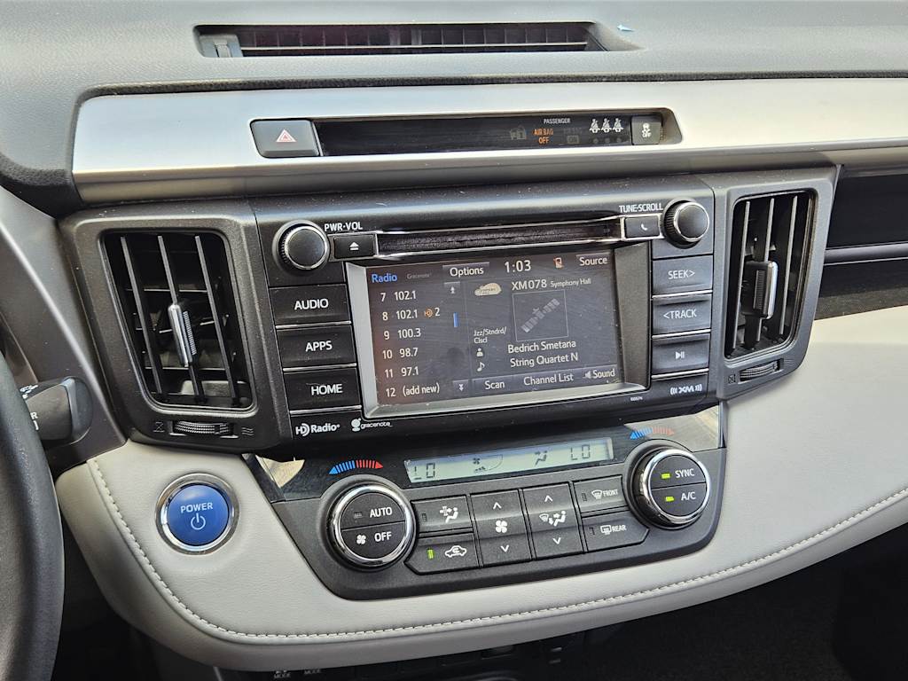 Thumbnail: 2018 Toyota RAV4 - 15